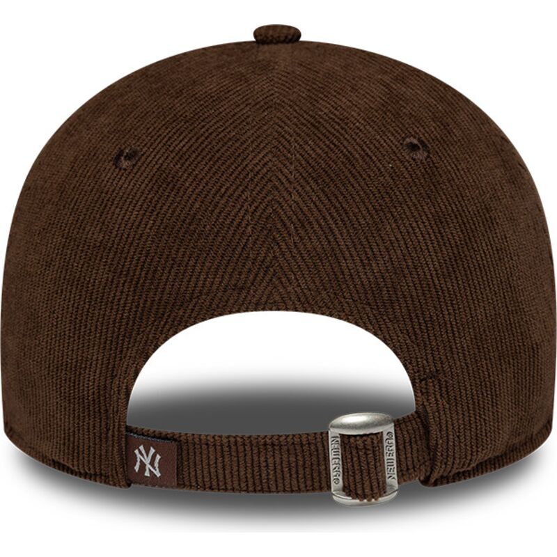 cepice-zaoblena-hneda-nastavitelny-9twenty-cord-script-new-york-yankees-mlb-new-era
