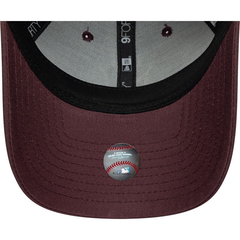 cepice-zaoblena-cervena-nastavitelny-9forty-league-essential-new-york-yankees-mlb-new-era cepice-zaoblena-cervena-nastavitelny-9forty-league-essential-new-york-yankees-mlb-new-era