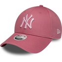 cepice-zaoblena-ruzova-nastavitelny-9forty-league-essential-cas-new-york-yankees-mlb-new-era
