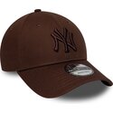 cepice-zaoblena-hneda-nastavitelny-9forty-league-essential-new-york-yankees-mlb-new-era