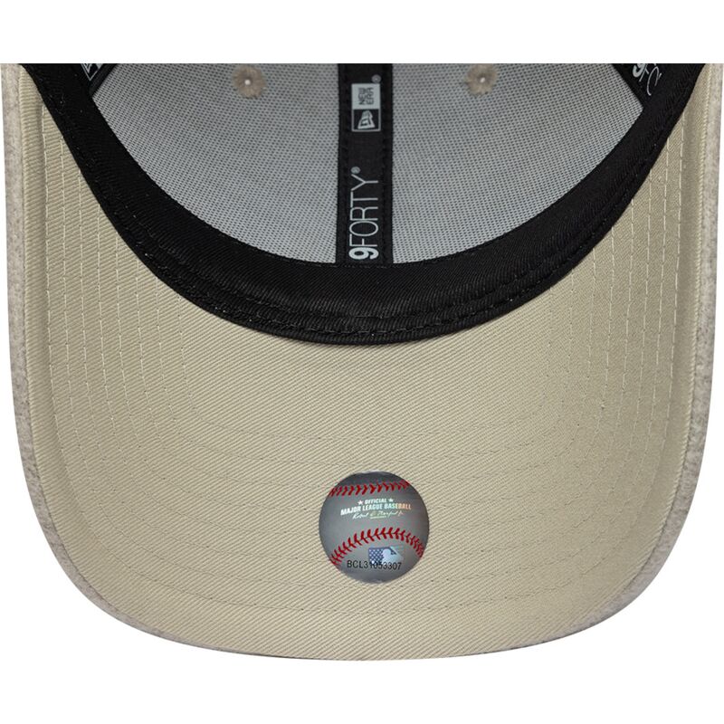 cepice-zaoblena-bezova-snapback-9forty-winter-los-angeles-dodgers-mlb-new-era