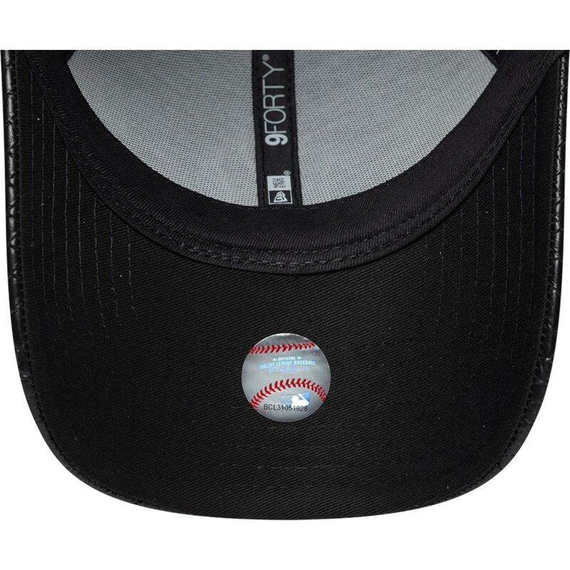 cepice-zaoblena-cerna-snapback-9forty-pu-weave-new-york-yankees-mlb-new-era