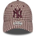 cepice-zaoblena-cervena-nastavitelny-9forty-m-crown-houndstooth-new-york-yankees-mlb-new-era