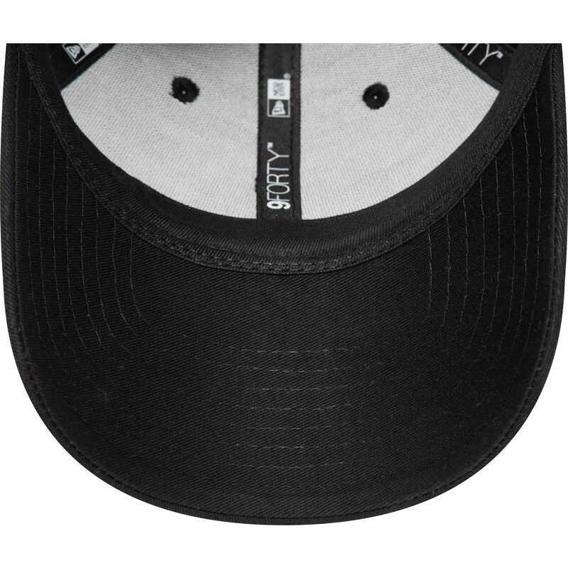 cepice-zaoblena-cerna-nastavitelny-9forty-league-essential-new-york-yankees-mlb-new-era