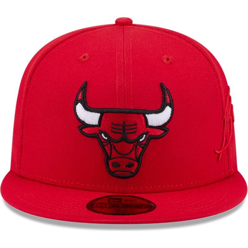 cepice-rovna-cervena-prilehava-59fifty-side-script-chicago-bulls-nba-new-era