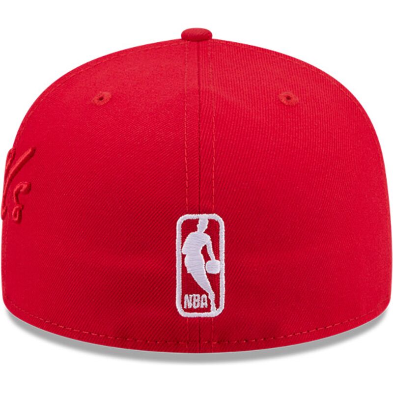 cepice-rovna-cervena-prilehava-59fifty-side-script-chicago-bulls-nba-new-era