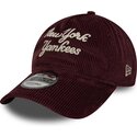 cepice-zaoblena-cervena-nastavitelny-9twenty-a-frame-cord-script-new-york-yankees-mlb-new-era