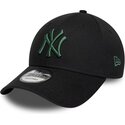cepice-zaoblena-cerna-nastavitelny-9forty-league-essential-new-york-yankees-mlb-new-era