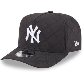 Čepice zaoblená černá snapback 9FIFTY A Frame Precurved Checkered New York Yankees MLB New Era