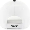 mlb-chicago-white-sox-kappe-mit-gebogenem-schirm-in-weiss-und-schwarzem-schirm-von-47-brand