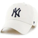 cremefarbene-kappe-mit-gebogenem-schirm-und-grossem-frontlogo-der-mlb-new-york-yankees-von-47-brand